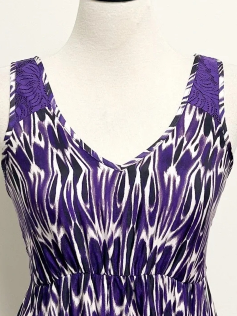 Express High-Low Maxi Dress Purple Ikat Print Lace Back Cutout V-Neck Size M - Picture 10 of 14